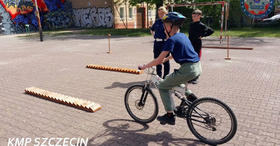 zdjęcie: Karta rowerowa w sam raz na zbliżające się wakacje / fot. KMP w Szczecinie