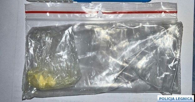 Zasnął podczas kierowania pojazdem, okazało się że jest po narkotykach