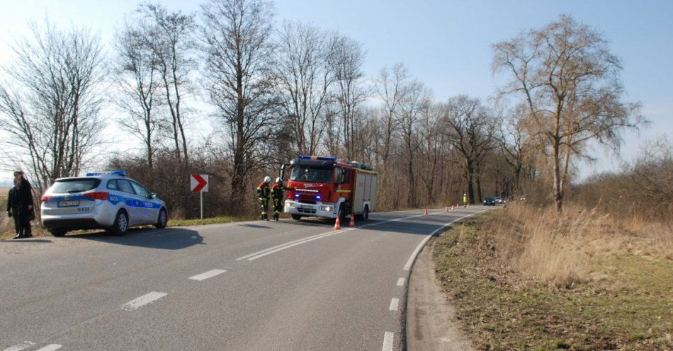 zdjęcie: Policjanci pracowali na miejscu wypadku z udziałem motocyklisty / fot. KPP w Pruszczu Gdańskim