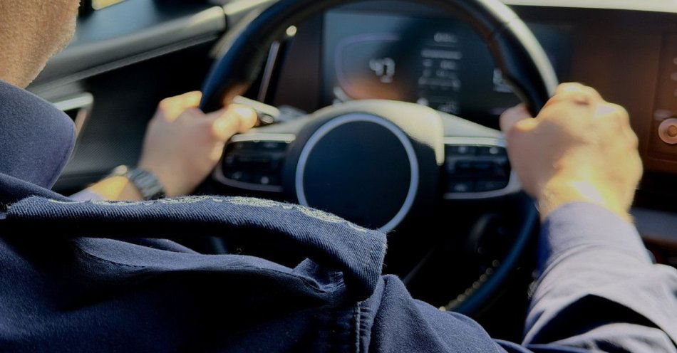 zdjęcie: Odłóż telefon i ratuj życie na drodze / fot. KPP w Radomsku