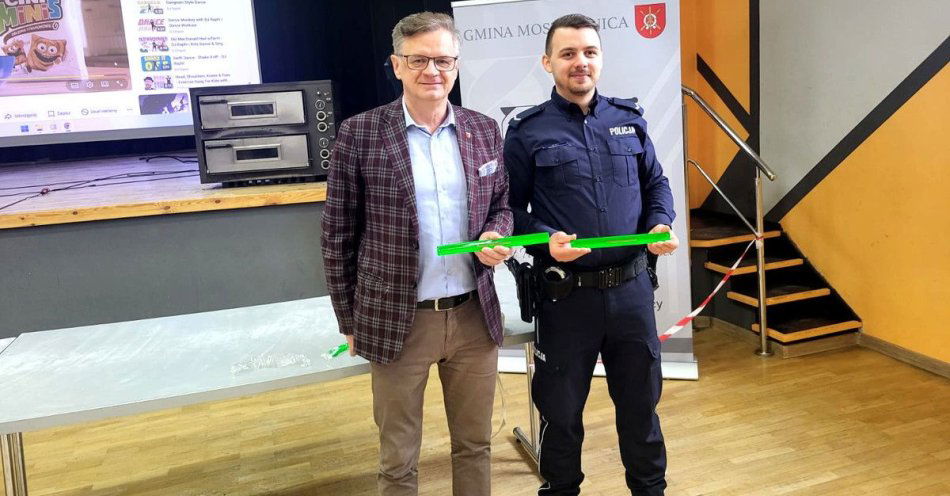 zdjęcie: Głosuj na sierż. Przemysława Wajsa w plebiscycie SuperDzielnicowy / fot. KMP w Piotrkowie Trybunalskim