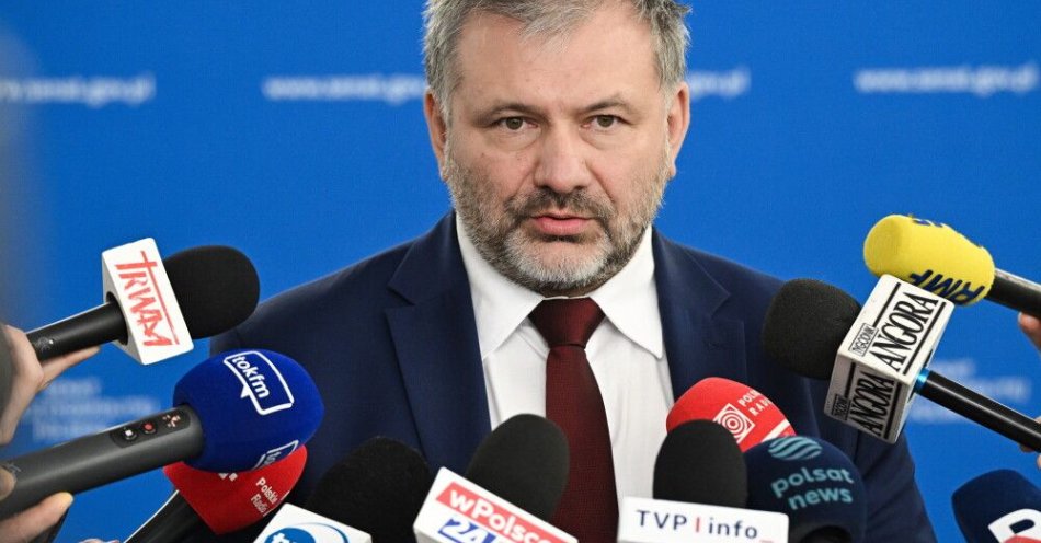 zdjęcie: Waldemar Żurek skierował do węgierskich władz dwa pisma ws. Ziobry i Romanowskiego / Warszawa, 01.04.2026. Przewodniczący zespołu, minister sprawiedliwości Waldemar Żurek podczas konferencji prasowej przed posiedzeniem Senackiego Zespołu ds. Zrównoważonego Rozwoju, 1 bm. w Warszawie, 1 bm. Posiedzenie odbędzie się pod nazwą: 