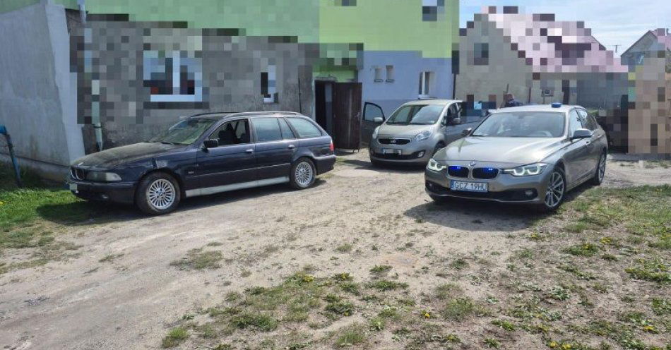 zdjęcie: Ojciec policjanta udaremnił dalszą jazdę nietrzeźwemu, po narkotykach i bez uprawnień do kierowania. Jak się okazało wcześniej uszkodził on ogrodzenie / fot. KPP w Człuchowie