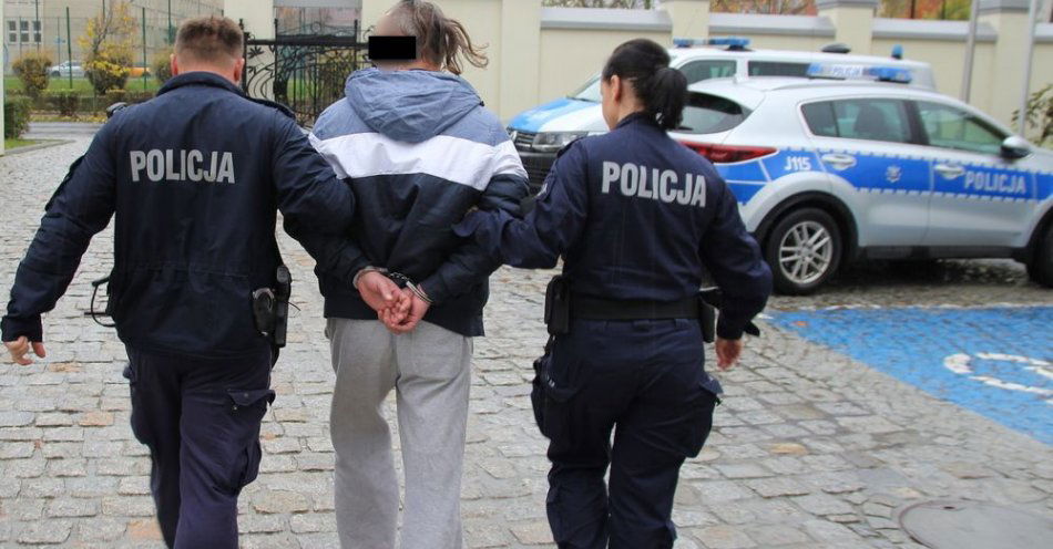 zdjęcie: Poszukiwany wpadł podczas zakupów / fot. KPP Brzeg