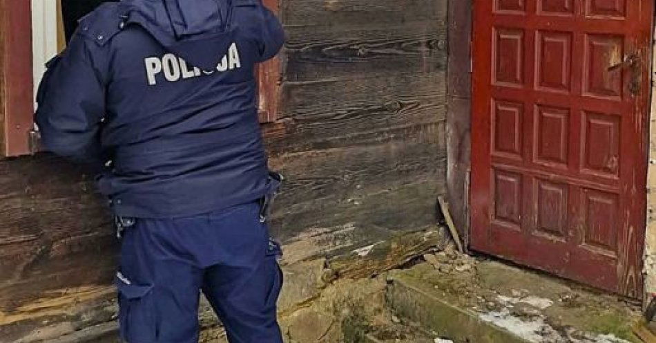 zdjęcie: Zimowe zagrożenie wychłodzeniem Reagujmy i pomóżmy potrzebującym / fot. KPP w Łosicach