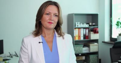 Pracownicy nie potrafią się odciąć od pracy podczas urlopu. To może obniżać ich zaangażowanie po powrocie
