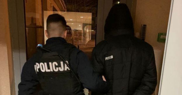 Policjanci zatrzymali 25-latka, który był poszukiwany za kradzież