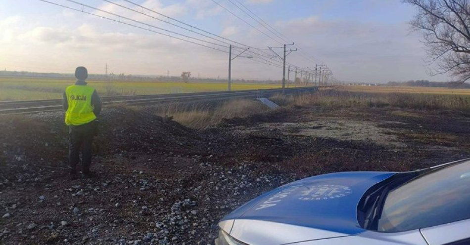 zdjęcie: Operacja Tor: policja kontroluje torowiska w powiecie / fot. KPP w Polkowicach