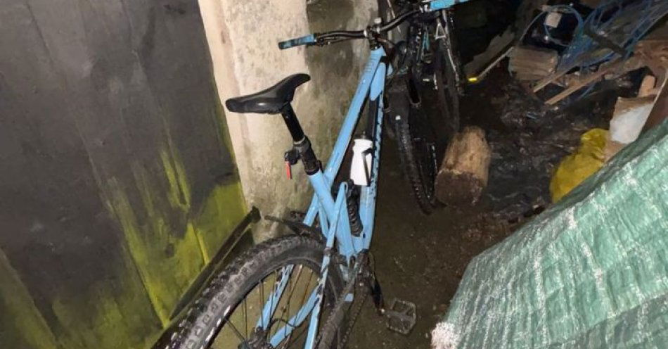 zdjęcie: Dzielnicowi odzyskali rower wart 6 tys. zł i zatrzymali złodzieja / fot. KMP w Lesznie