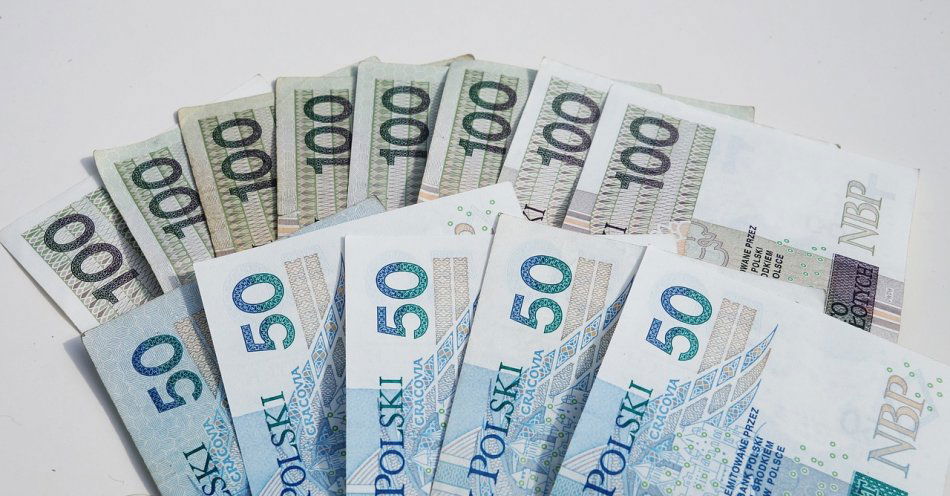 zdjęcie: Oszust podawał się za pracownika banku. Kobieta uwierzyła i straciła 30 tysięcy złotych / pixabay/1386301