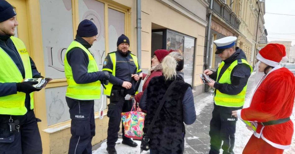 zdjęcie: Mikołajkowo na wschowskich drogach i nie tylko... / fot. KPP Wschowa