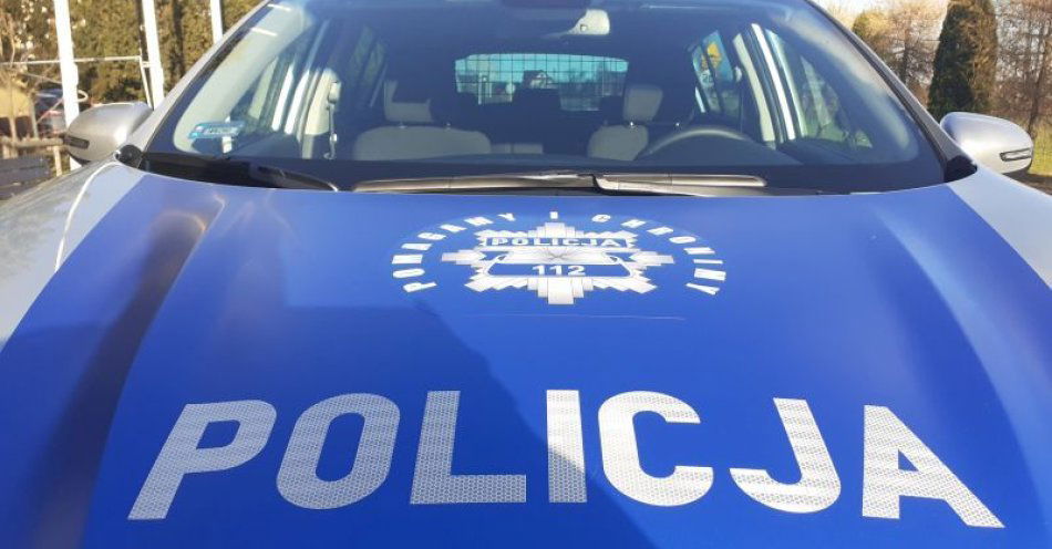 zdjęcie: Dzielnicowi zatrzymali poszukiwaną mieszkankę Bolesławca, trafiła do zakładu karnego na 8 miesięcy / fot. KPP w Bolesławcu