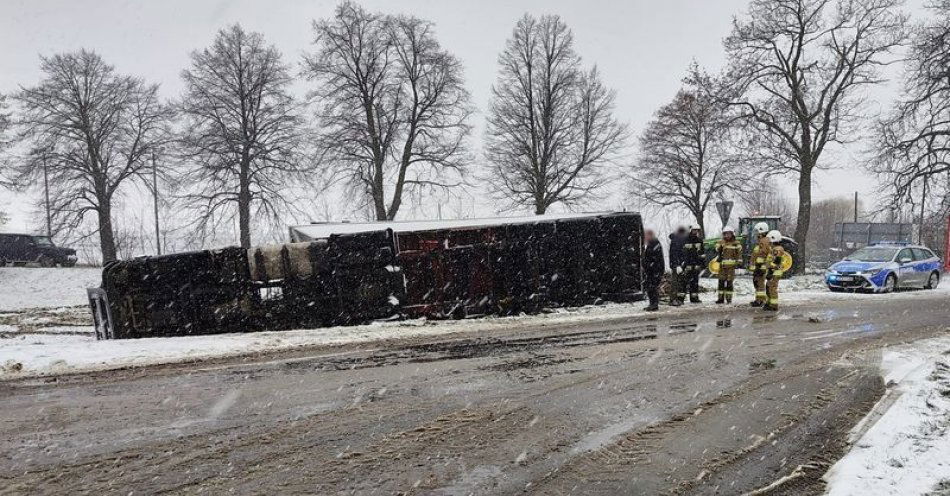 zdjęcie: Uwaga zima wraca! policjanci apelują o rozwagę na drodze / fot. KPP w Malborku