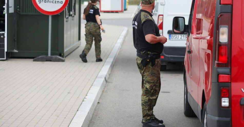 zdjęcie: MSWiA przedłużyło do 1 października kontrolę na granicach z Niemcami i Litwą / Budzisko, 07.07.2025. Kontrola na granicy polsko-litewskiej w Budzisku, 7 bm. Tymczasowa kontrola osób została przywrócona od 7 lipca 2025 r. do 5 sierpnia 2025 r. na granicy państwowej z Republiką Federalną Niemiec i z Republiką Litewską. (ad) PAP/Artur Reszko