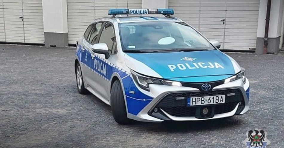 zdjęcie: Wałbrzyscy policjanci ruchu drogowego odnaleźli zaginioną seniorkę / fot. KMP w Wałbrzychu