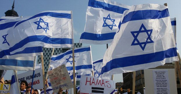 Ulicami Warszawy przeszedł marsz solidarności z Izraelem