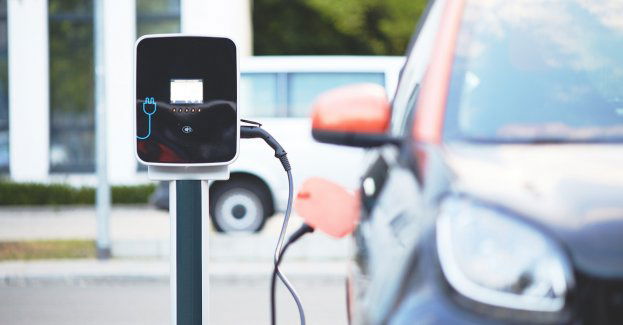 Elektryki zaparkują za darmo przed Morskim Okiem; tylko pięć miejsc dziennie