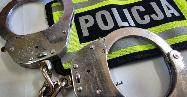 Dwóch poszukiwanych zatrzymanych przez policjantów