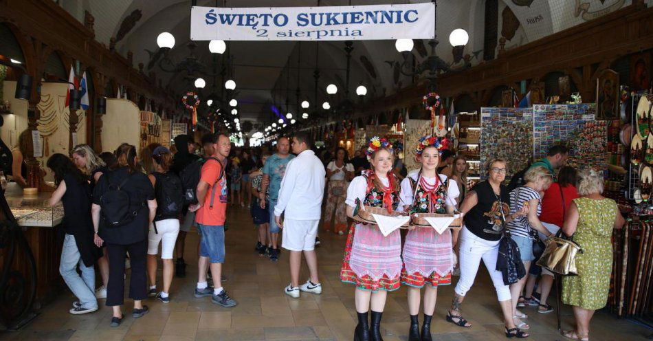 zdjęcie: Krakowskie sukiennice zapraszają na swoje święto / fot. PAP