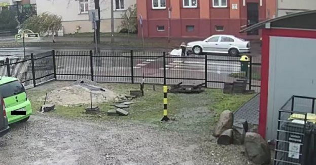 Policjanci poszukują świadków potrącenia.