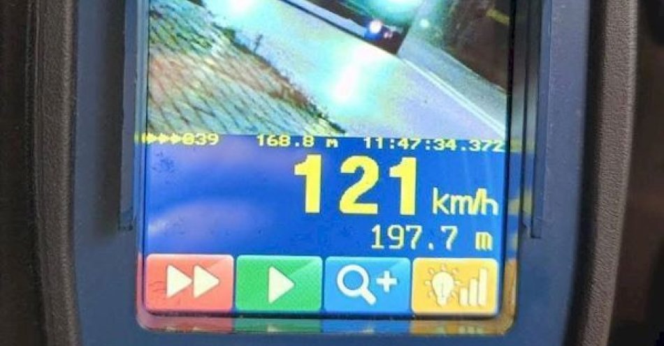 zdjęcie: Wzmożone służby drogowe w Słupsku podczas Wszystkich Świętych / fot. KMP w Słupsku