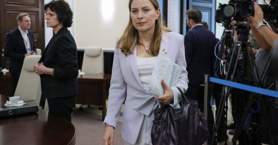 zdjęcie: Pełczyńska-Nałęcz: żadna koalicja nie jest dana raz na zawsze / Warszawa, 28.08.2025. Minister funduszy i polityki społecznej Katarzyna Pełczyńska-Nałęcz na posiedzeniu rządu w KPRM w Warszawie, 28 bm. Na dodatkowym posiedzeniu, Rada Ministrów zajmie się budżetem na 2026 rok. (mr) PAP/Paweł Supernak