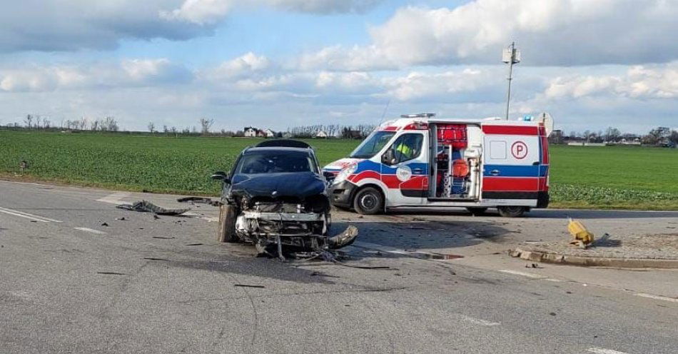 zdjęcie: Warunki na drodze są zmienne. Kierowcy bądźcie ostrożni! / fot. KPP Brzeg