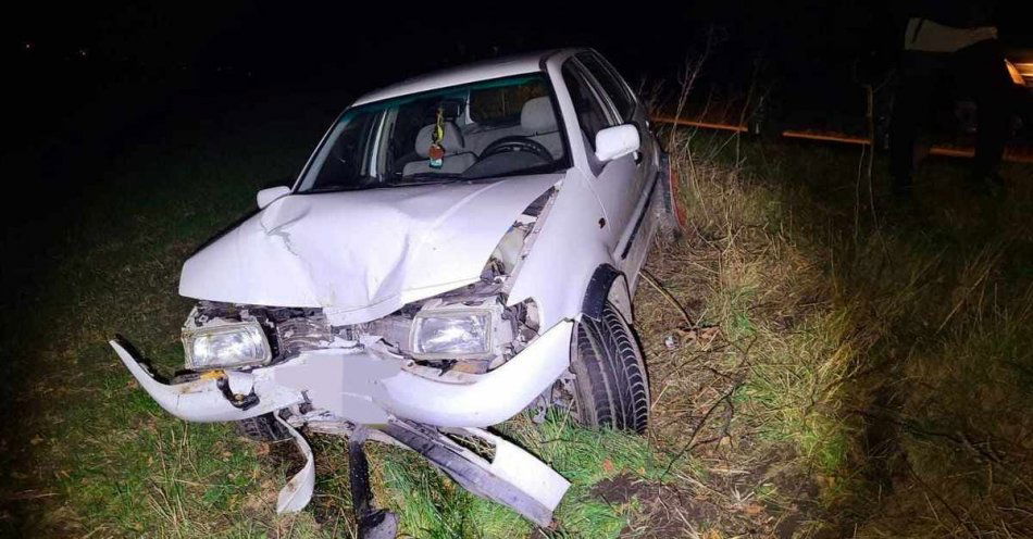 zdjęcie: Bez zgody właściciela wzięła auto, którym uderzyła w drzewo. Wktótce odpowie przed sądem / fot. KPP w Kętrzynie