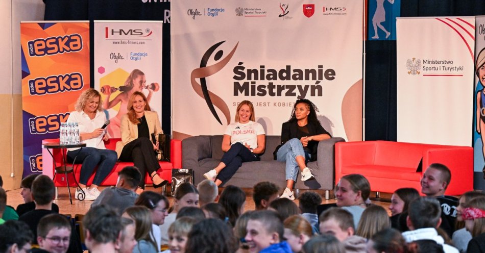 zdjęcie: Mistrzynie sportu dyskutowały o sposobach podnoszenia się po porażkach. Otylia Jędrzejczak: Nie zawsze kroczymy po czerwonym dywanie / fot. Paweł Skraba