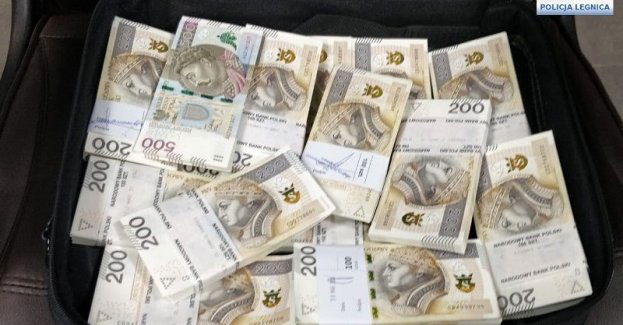 Mieszkaniec powiatu legnickiego podczas inwestycji w kryptowalutę padł ofiarą oszustów i stracił 2350 zł.