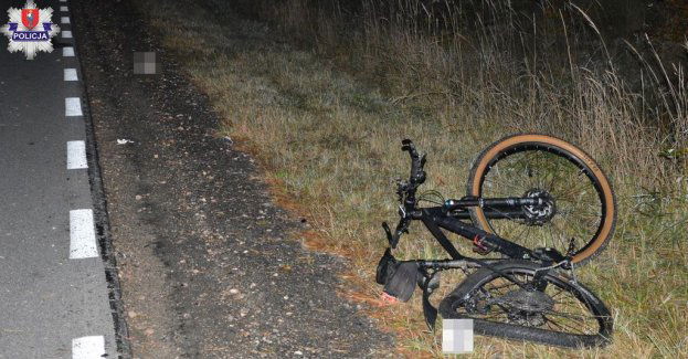 Wypadek z udziałem rowerzysty i dwóch osobówek