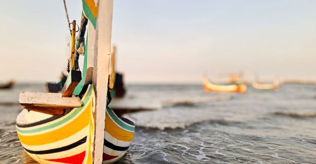 Nocna parada tradycyjnych łodzi zakończyła dziesięciodniowy Festiwal Wisły