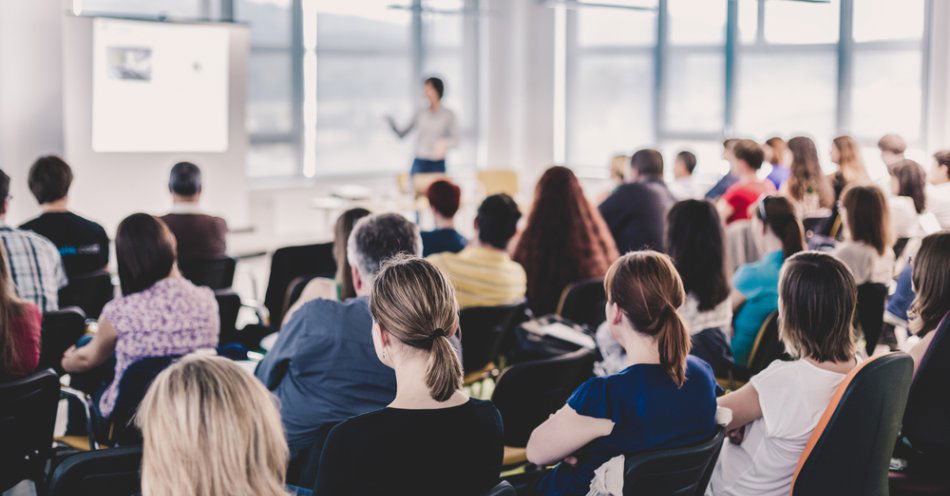 zdjęcie: Studenci z Łodzi pracują na realnych danych.  Raport GenZ Insurance Literacy Index częścią zajęć w Uniwersytecie Łódzkim / fot. nadesłane