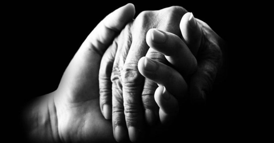 zdjęcie: Informujmy seniorów o oszustach, którzy mogą wykorzystać ich życzliwość / pixabay/699486