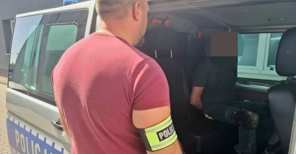 zdjęcie: Poszukiwany w rękach wysokomazowieckich policjantów / fot. KPP Wysokie Mazowieckie