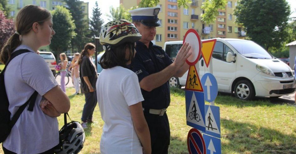 zdjęcie: Bezpieczeństwo i karta rowerowa / fot. KPP Staszów