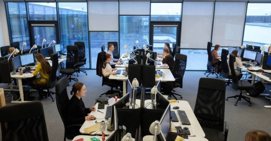 zdjęcie: Rusza nabór do pilotażu skróconego czasu pracy; firmy mogą otrzymać do miliona złotych / fot. PAP