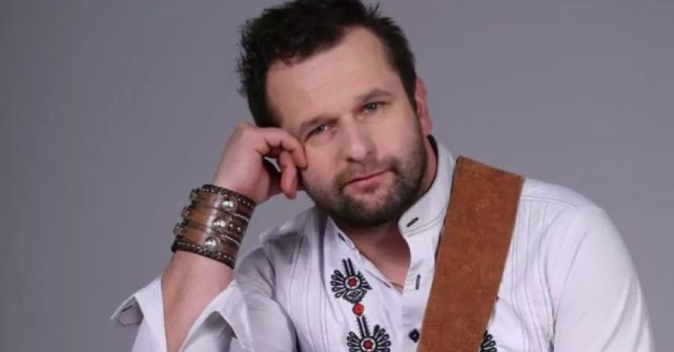 zdjęcie: Paweł Gołecki z zespołem / kupbilecik24.pl / Paweł Gołecki z zespołem