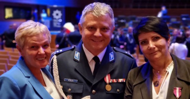 Odznaczenia od Prezydenta dla pracowników cywilnych kamiennogórskiej jednostki