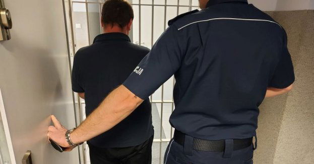 Kryminalni zatrzymali 31-latka, który próbował ukraść dwa samochody