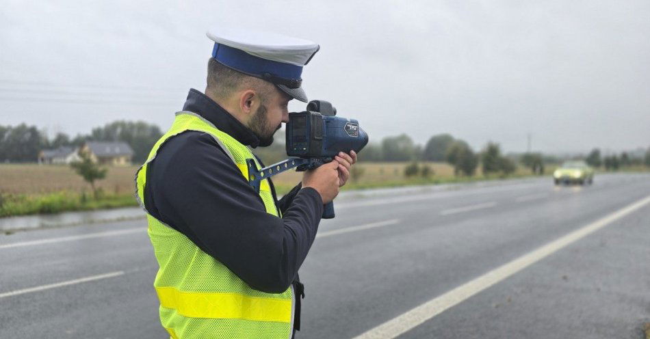 zdjęcie: Młody kierowca stracił prawo jazdy po pomiarze 102 km/h / fot. KPP w Gryfinie