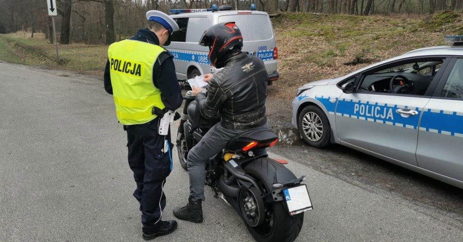 zdjęcie: Motocyklista na drodze / fot. KPP Środa Wielkopolska