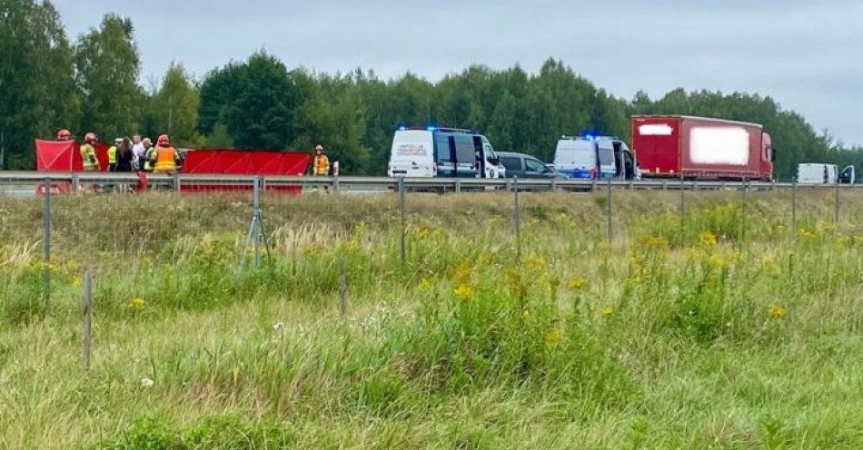 zdjęcie: Wypadek ze skutkiem śmiertelnym na Autostradzie A4 w kierunku Rzeszowa / fot. KMP w Tarnowie