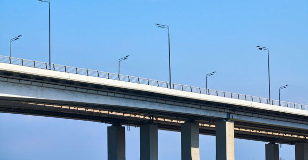 Nadzór budowlany wstrzymał decyzję nakazującą podparcie estakady