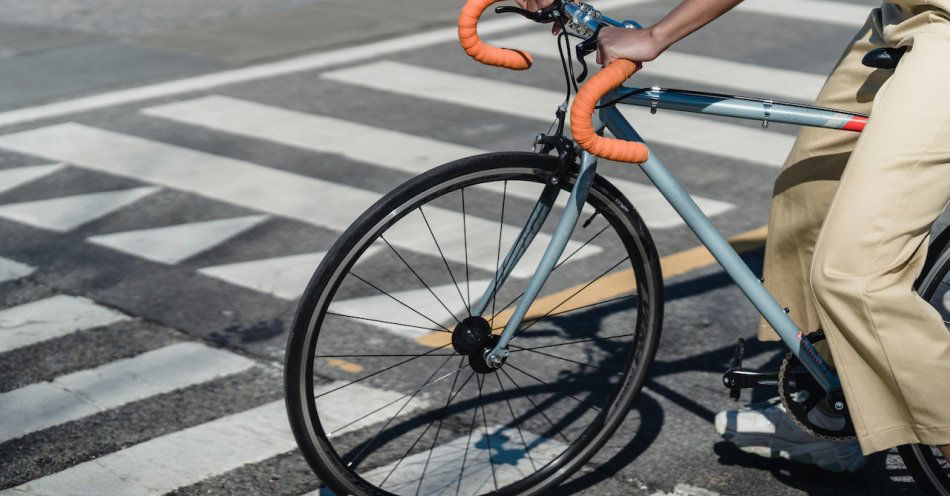 zdjęcie: 15-letni rowerzysta potrącony na przejeździe dla rowerów / pexels/7243200