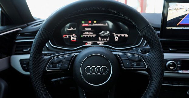 Zderzenie auta osobowego z autobusem; jedna osoba ranna