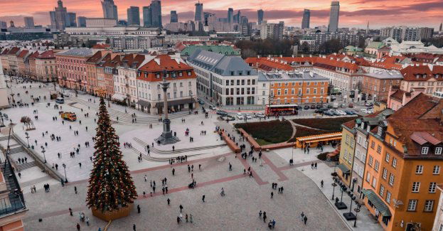 Maturzyści zatańczą poloneza na rynku