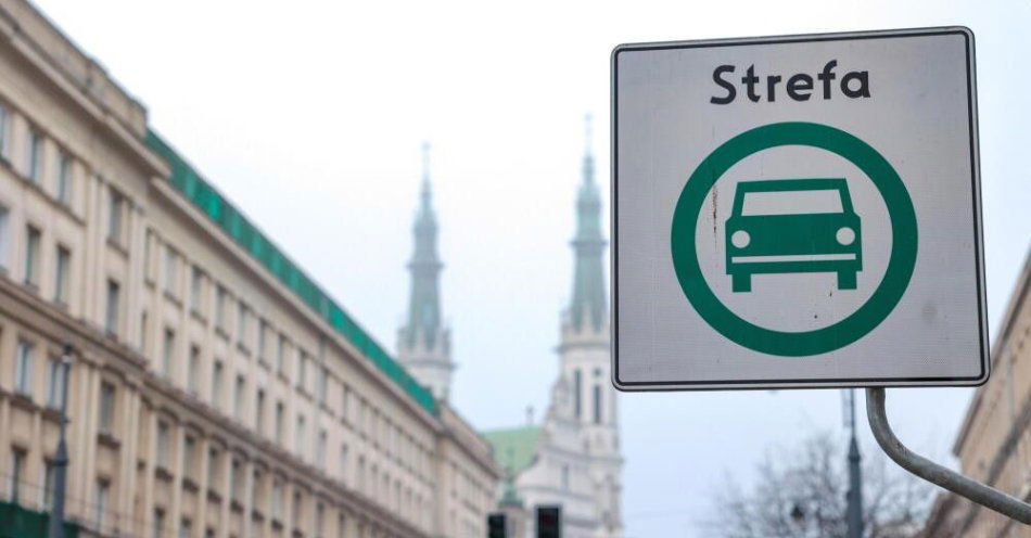 zdjęcie: Za dwa lata prawie 130 tys. aut zarejestrowanych w Warszawie nie będzie mogło wjechać do SCT / Warszawa, 19.12.2025. Strefa Czystego Transportu (SCT) w Warszawie obejmująca głównie Śródmieście oraz części sąsiednich dzielnic. (awol) PAP/Szymon Pulcyn