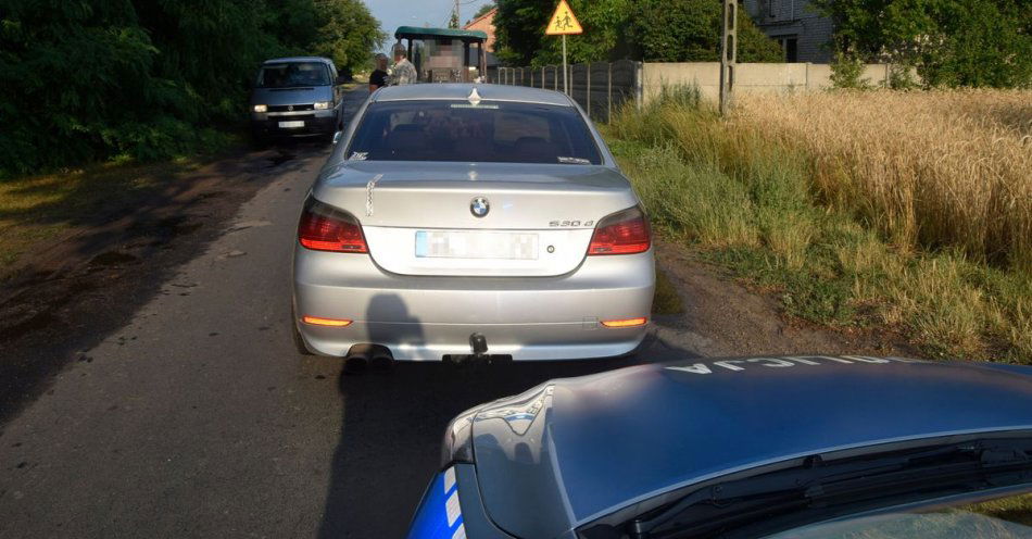 zdjęcie: Pijany kierowca ciągnika doprowadził do kolizji / fot. KPP w Łasku