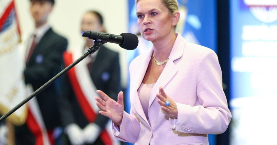 zdjęcie: Szkoła musi się zmieniać, staramy się odpowiadać na te wyzwania / fot. PAP